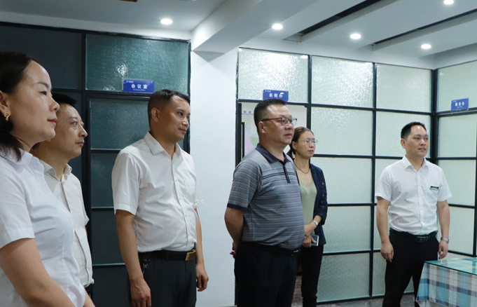 陜西省委統(tǒng)戰(zhàn)部處長趙健一行 領(lǐng)導蒞臨德隆調(diào)研指導工作